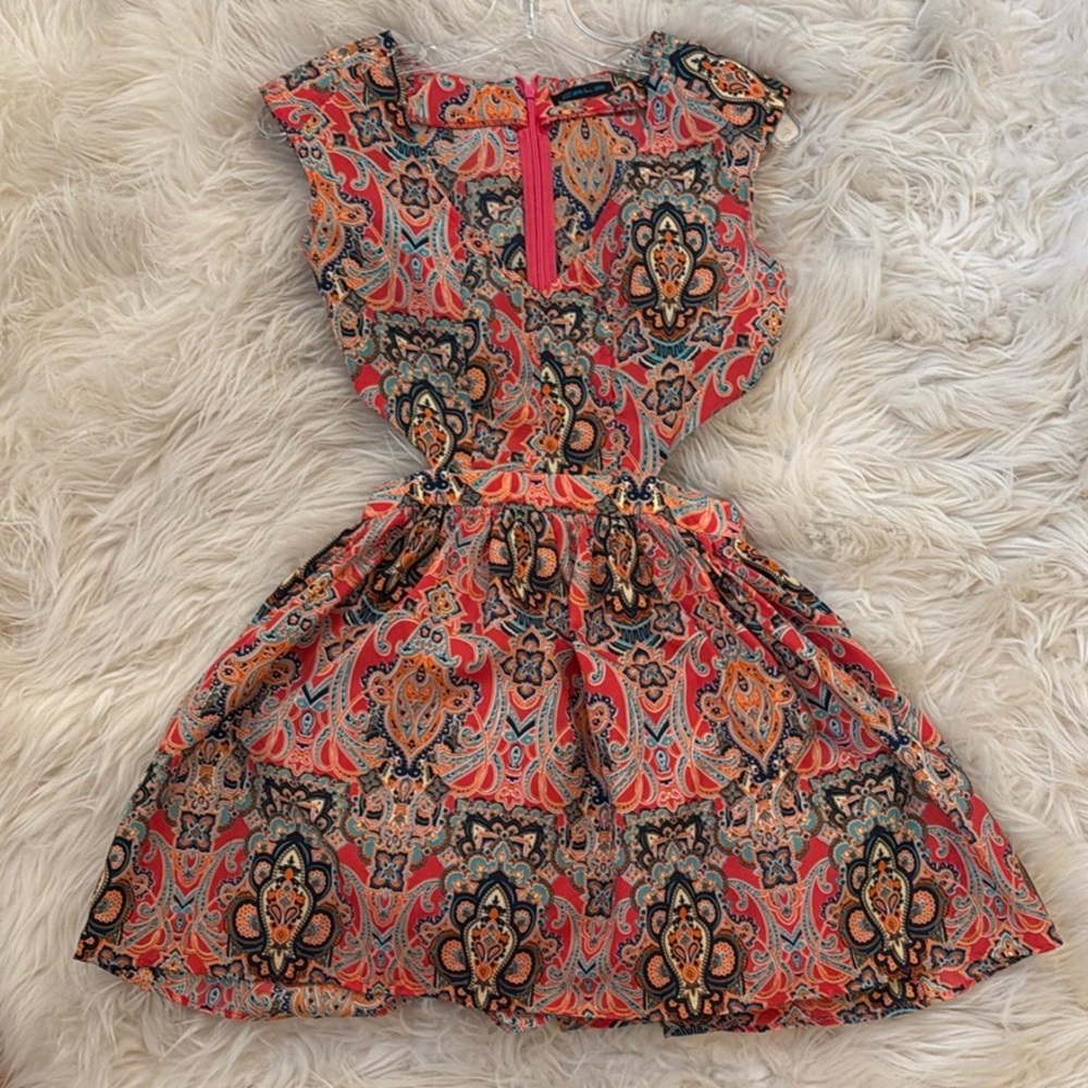 Colorful Sleeveless Patterned Dress